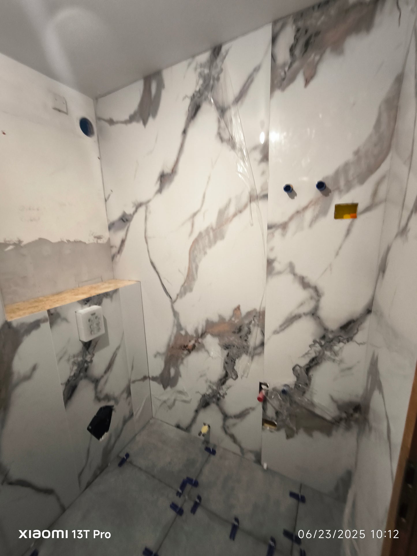 Zlatno Bijeli Mramor Zidni Panel 260x122 cm