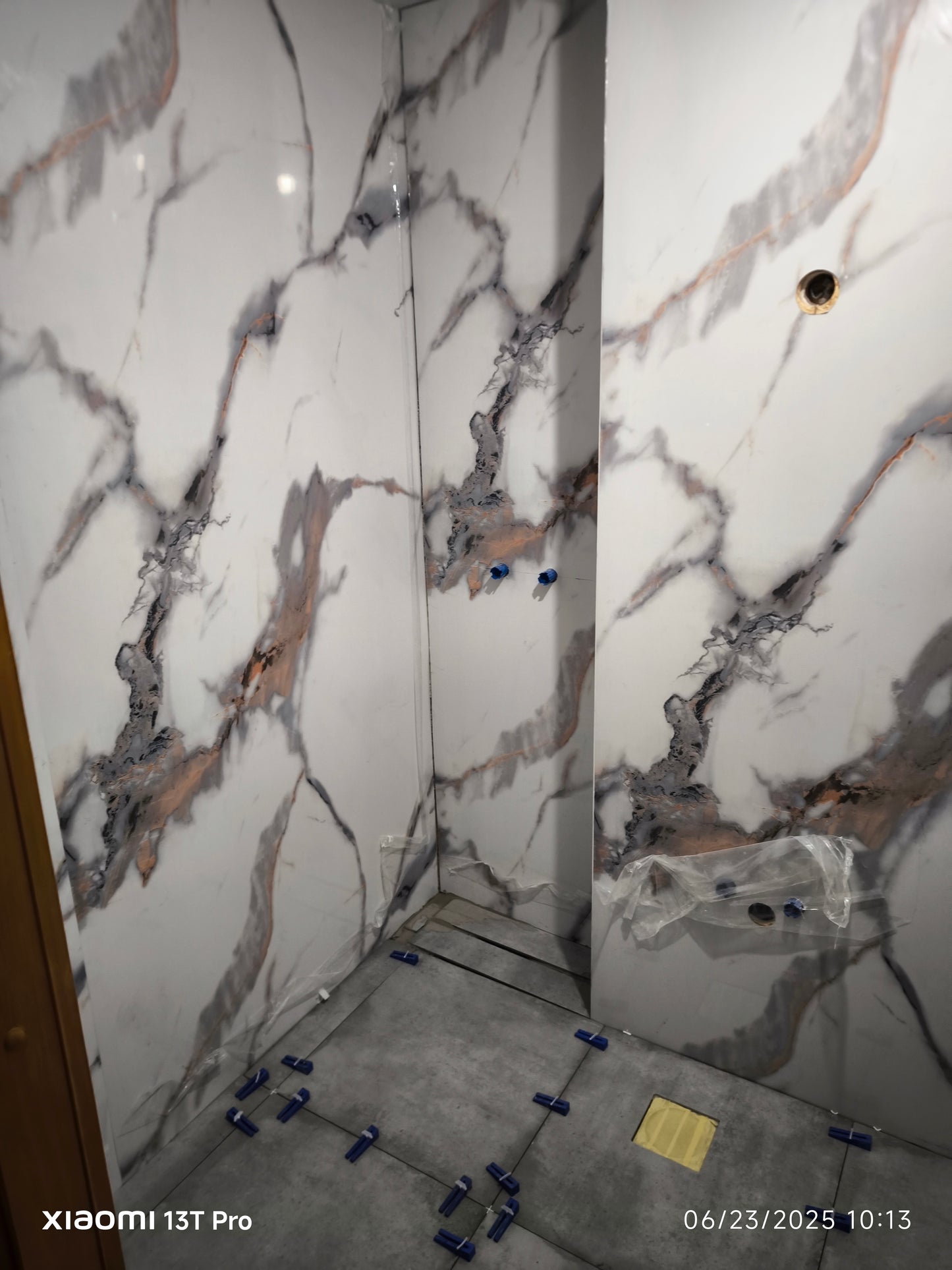 Zlatno Bijeli Mramor Zidni Panel 260x122 cm