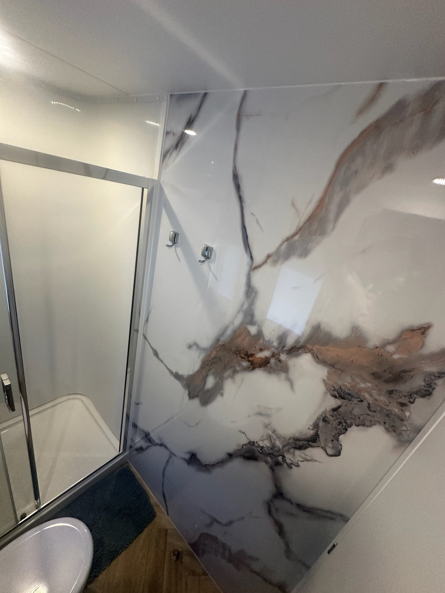 Zlatno Bijeli Mramor Zidni Panel 260x122 cm